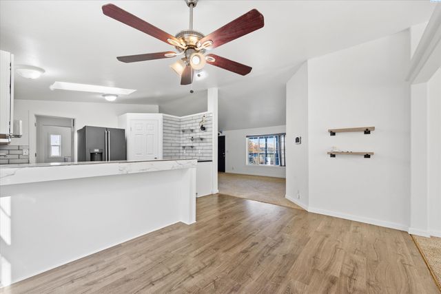 13232 N Nascar Pr Ne, Benton City, WA 99320