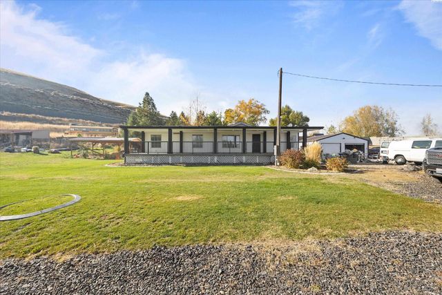 13232 N Nascar Pr Ne, Benton City, WA 99320