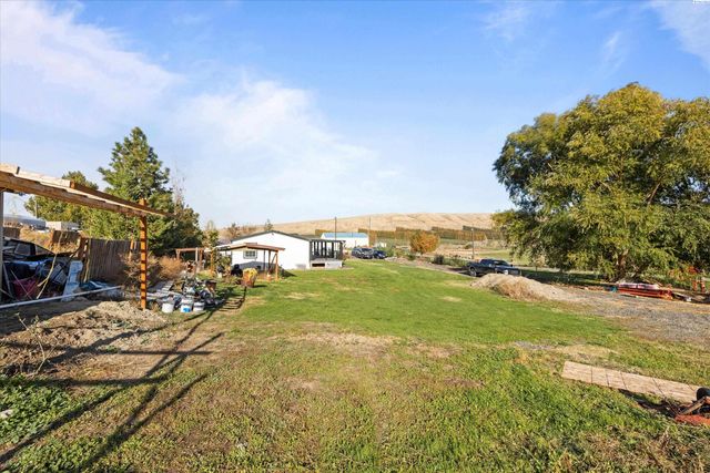 13232 N Nascar Pr Ne, Benton City, WA 99320