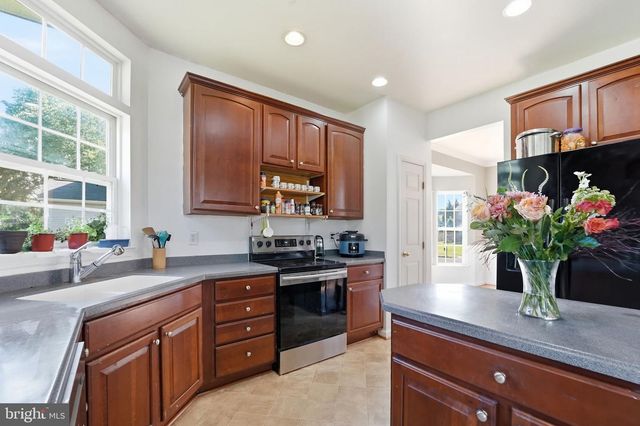 6678 CLARKES MEADOW DR, Bealeton, VA 22712