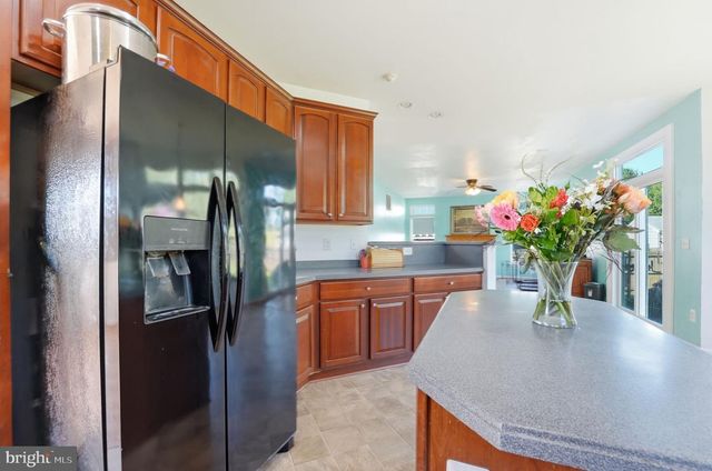 6678 CLARKES MEADOW DR, Bealeton, VA 22712