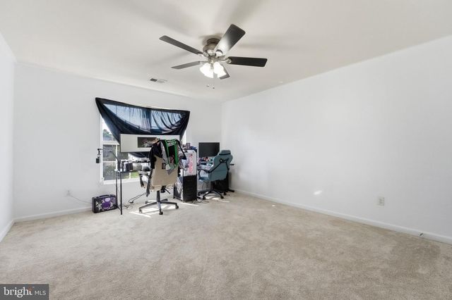 6678 CLARKES MEADOW DR, Bealeton, VA 22712