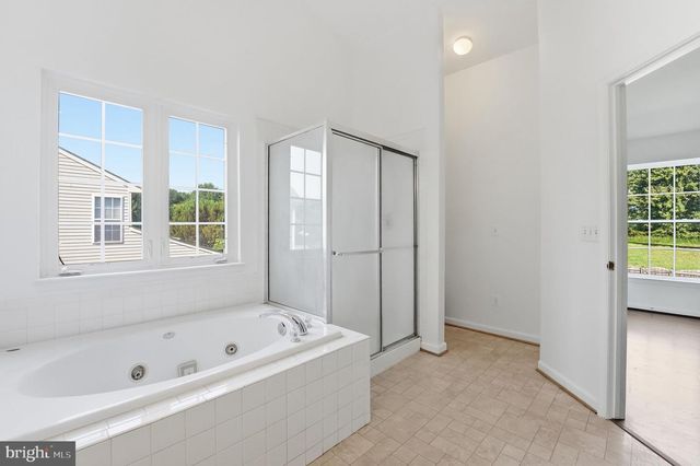 6678 CLARKES MEADOW DR, Bealeton, VA 22712