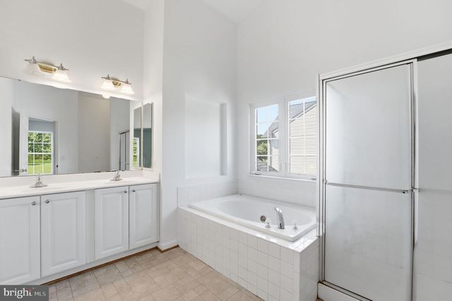 6678 CLARKES MEADOW DR, Bealeton, VA 22712