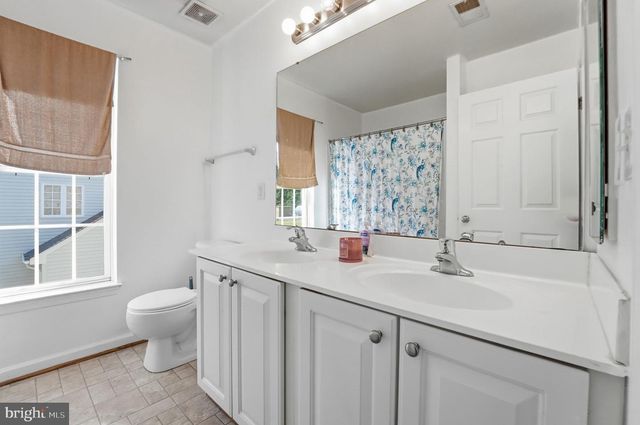 6678 CLARKES MEADOW DR, Bealeton, VA 22712