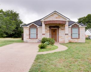 504 Johnson Street, Mcgregor, TX 76657