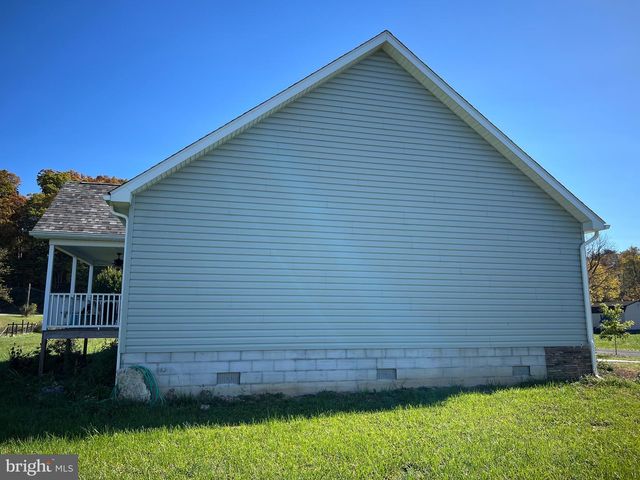 99 E CREEK RUN LOOP, Fort Ashby, WV 26719