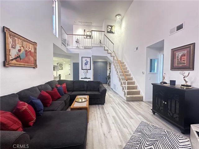 3200 W RIVERSIDE Drive M, Burbank, CA 91505