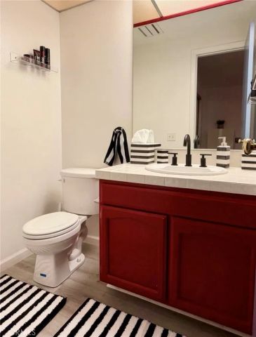 3200 W RIVERSIDE Drive M, Burbank, CA 91505