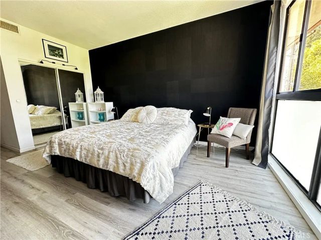 3200 W RIVERSIDE Drive M, Burbank, CA 91505