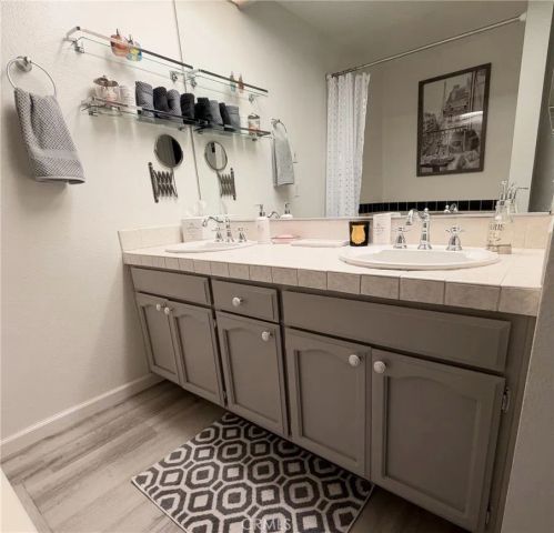 3200 W RIVERSIDE Drive M, Burbank, CA 91505