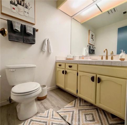 3200 W RIVERSIDE Drive M, Burbank, CA 91505