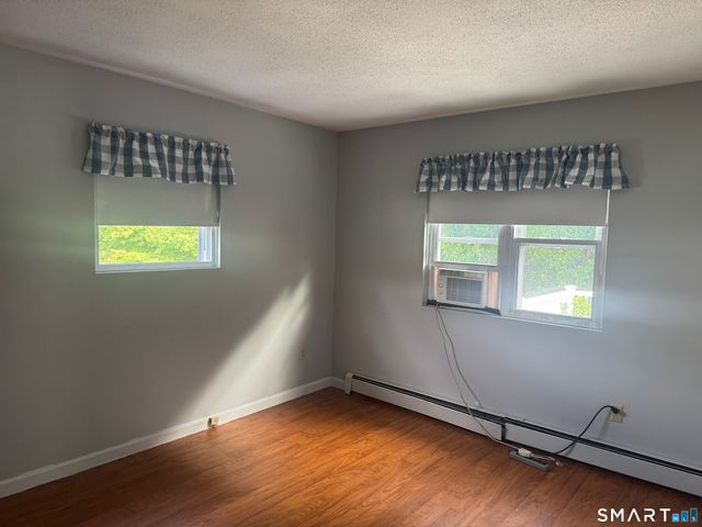 95 Cottonwood Lane, Montville, CT 06382