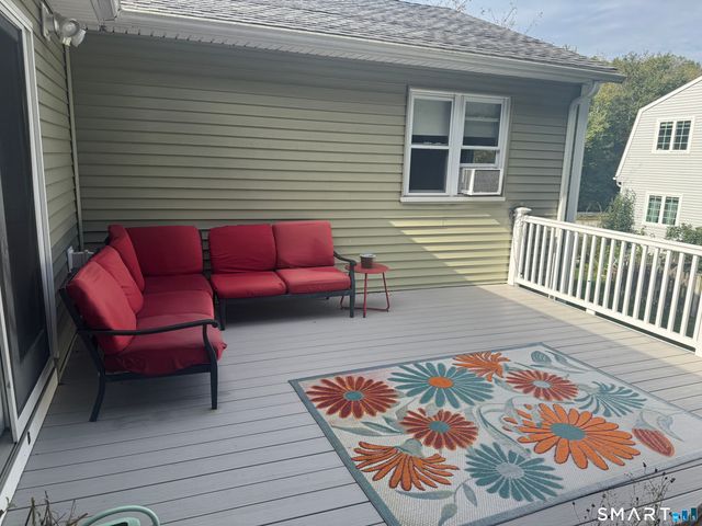 95 Cottonwood Lane, Montville, CT 06382