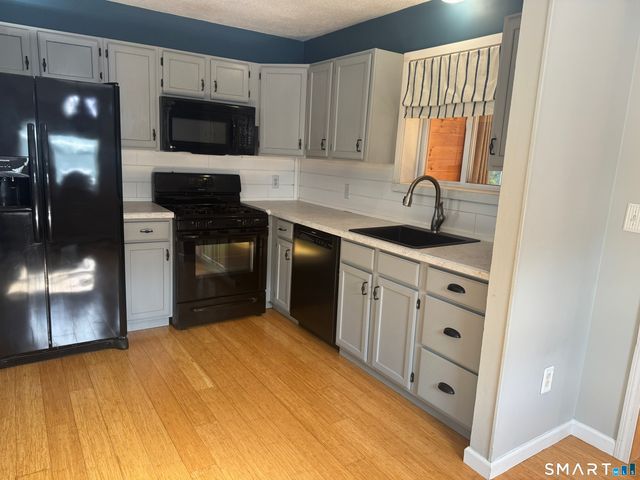 95 Cottonwood Lane, Montville, CT 06382