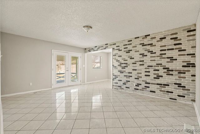 2764 S 117TH East Avenue, Tulsa, OK 74129