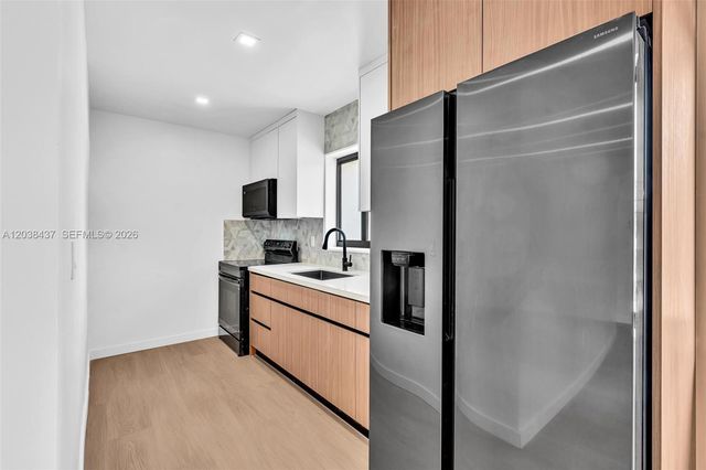 1924 NE 26th Street 4, Wilton Manors, FL 33305