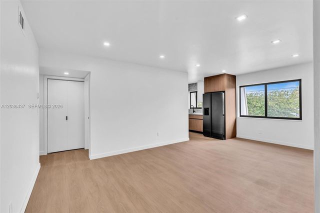 1924 NE 26th Street 4, Wilton Manors, FL 33305