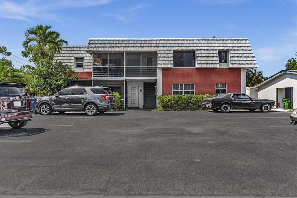 1924 NE 26th Street 4, Wilton Manors, FL 33305
