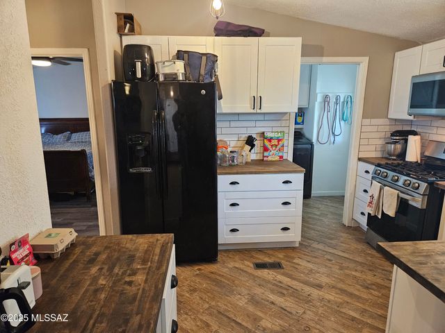 2691 E Sandy Way, Willcox, AZ 85643