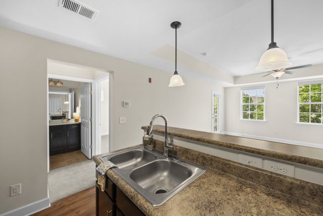 8205 Lenox Creekside Dr Unit 5, Antioch, TN 37013