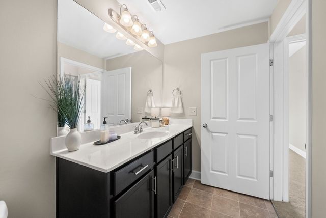 8205 Lenox Creekside Dr Unit 5, Antioch, TN 37013