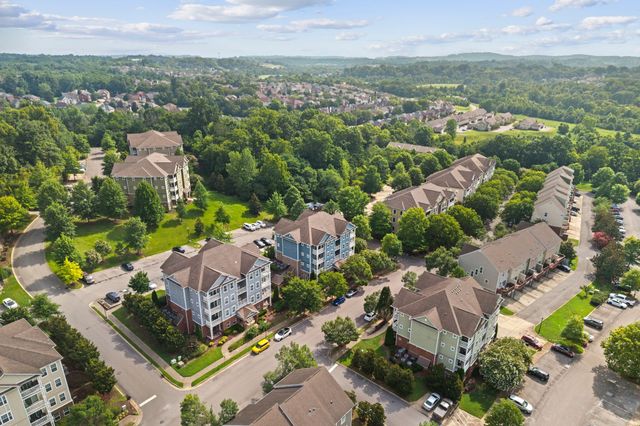 8205 Lenox Creekside Dr Unit 5, Antioch, TN 37013