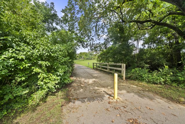 8205 Lenox Creekside Dr Unit 5, Antioch, TN 37013