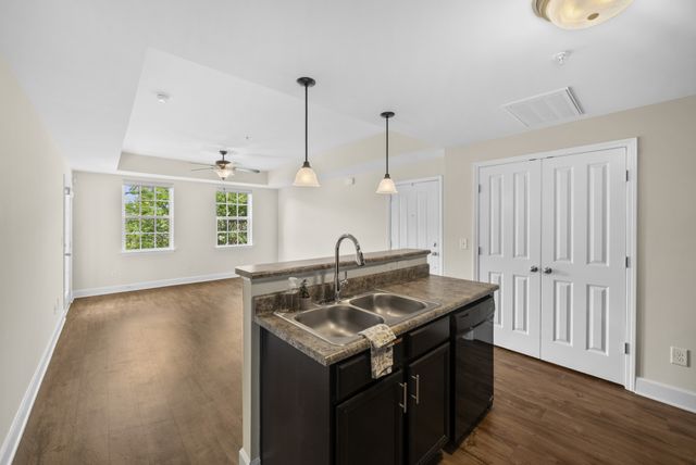 8205 Lenox Creekside Dr Unit 5, Antioch, TN 37013