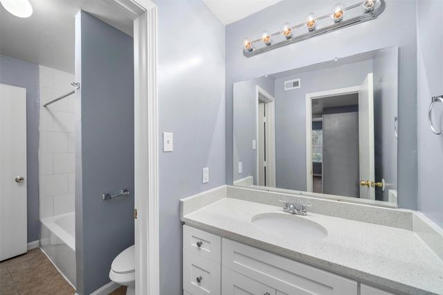 6415 South Lake Houston Parkway 512, Houston, TX 77049