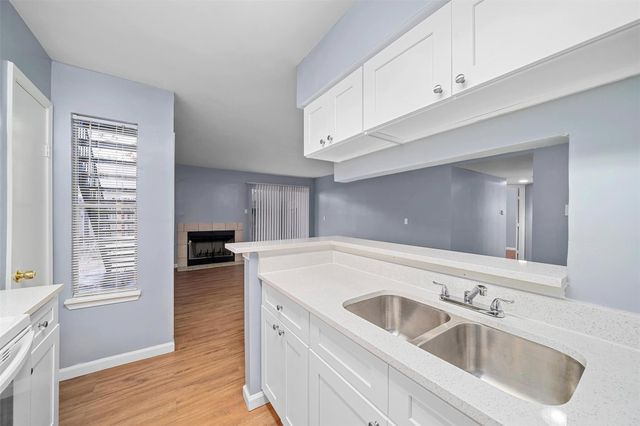 6415 South Lake Houston Parkway 512, Houston, TX 77049