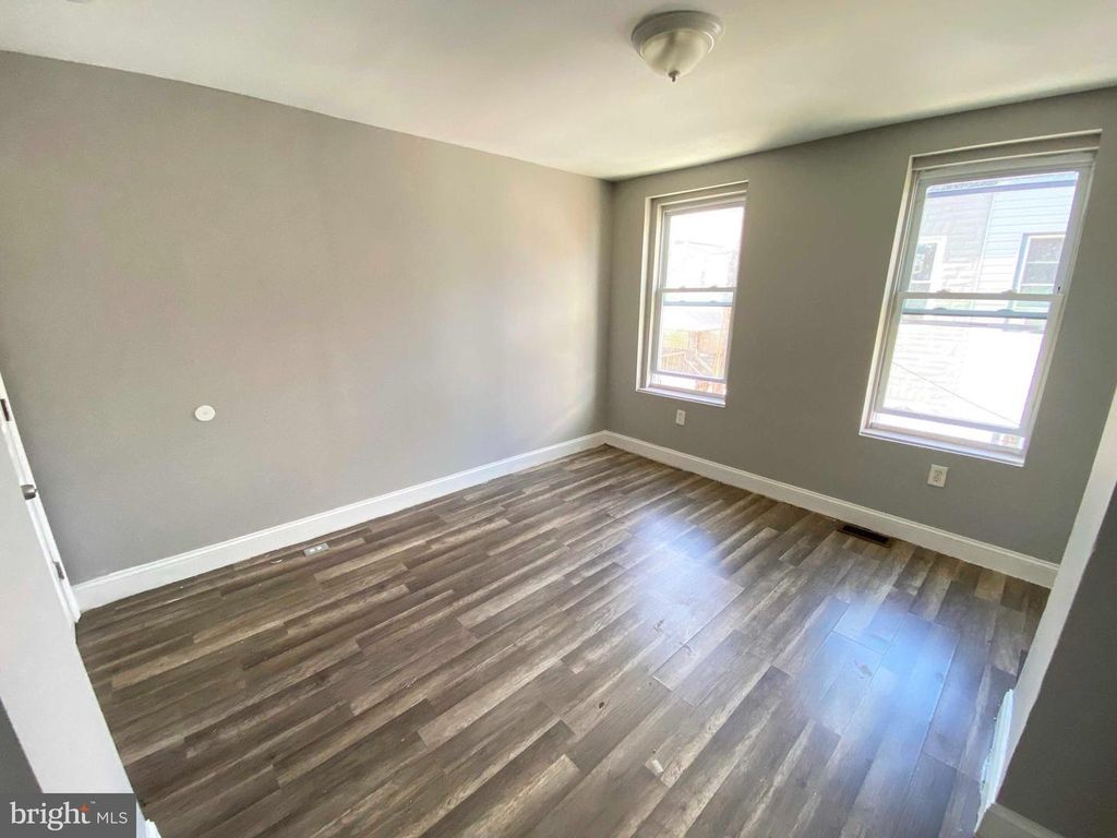 Image 15 of property listing at 107 S DEAN ST, Baltimore, MD 21224