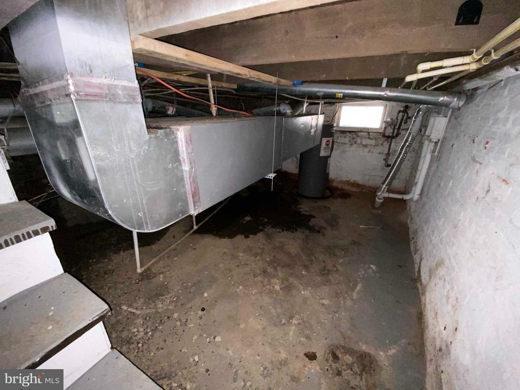 Image 24 of property listing at 107 S DEAN ST, Baltimore, MD 21224