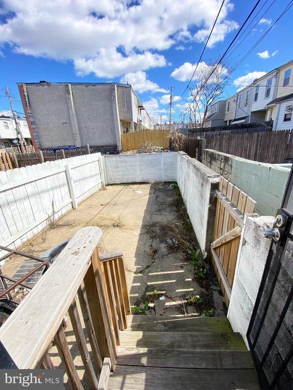 Image 25 of property listing at 107 S DEAN ST, Baltimore, MD 21224