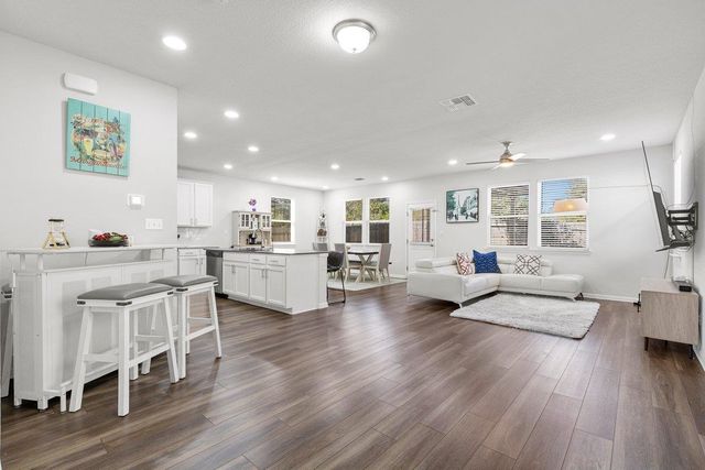 3201 College Park DR 21, Round Rock, TX 78665