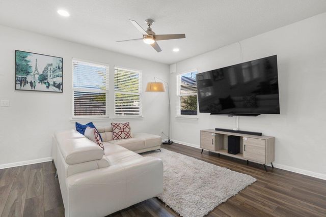 3201 College Park DR 21, Round Rock, TX 78665