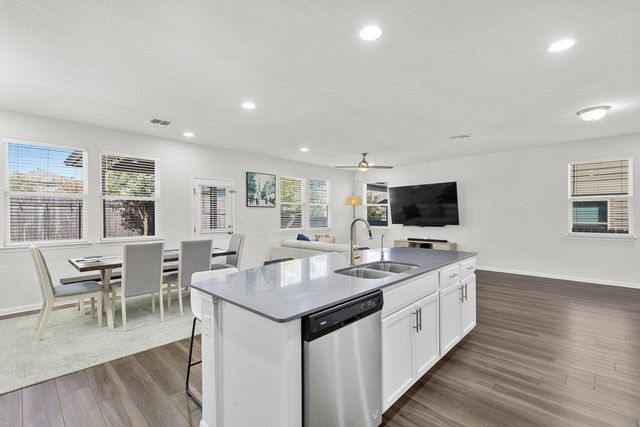 3201 College Park DR 21, Round Rock, TX 78665