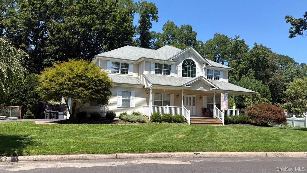 23 Flagpole Lane, East Setauket, NY 11733 — photo 2