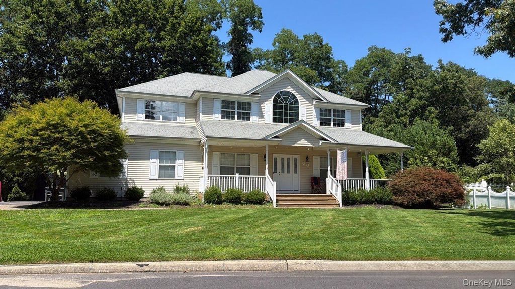 23 Flagpole Lane, East Setauket, NY 11733 — photo 3