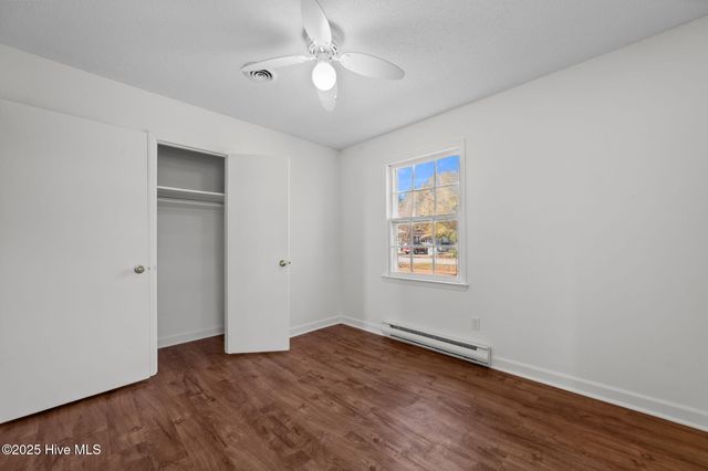 1425 Birdneck Circle, Greenville, NC 27858