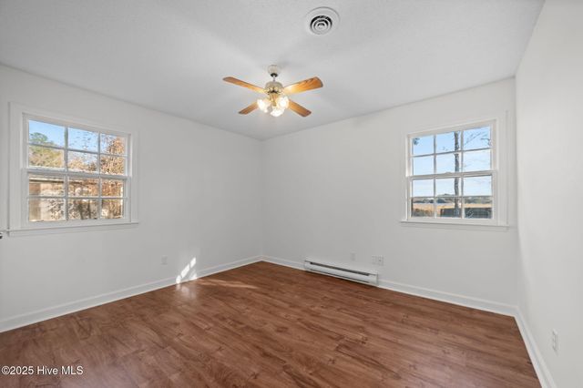 1425 Birdneck Circle, Greenville, NC 27858