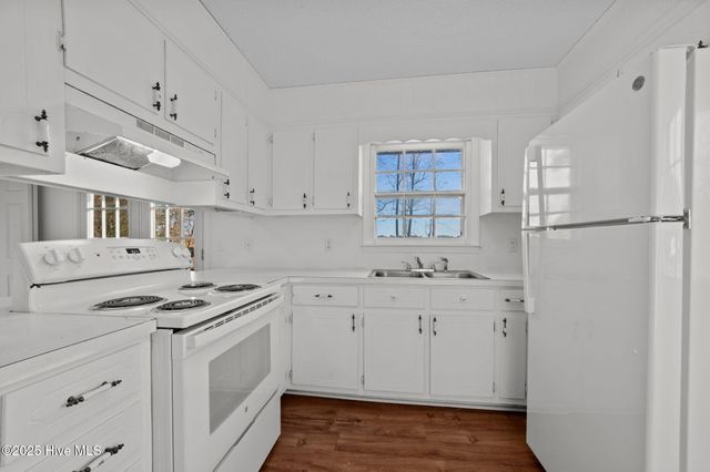 1425 Birdneck Circle, Greenville, NC 27858