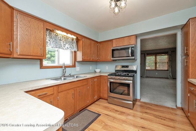 740 Snyder Road, East Lansing, MI 48823