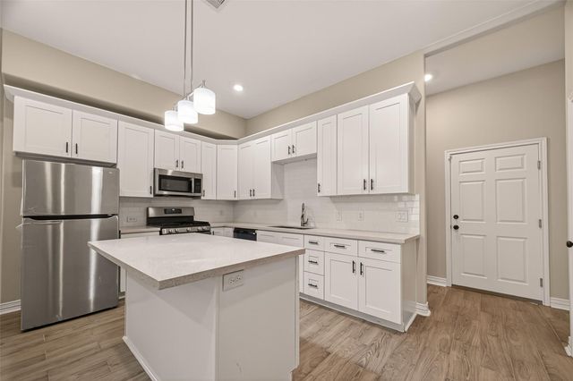 8725 Compton Street, Houston, TX 77016