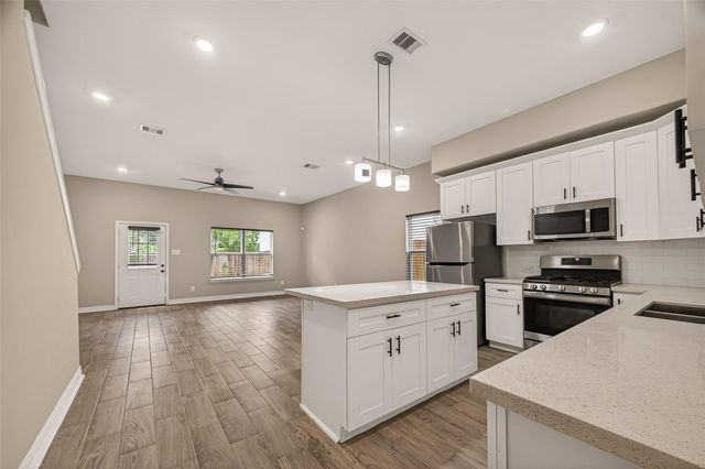 8725 Compton Street, Houston, TX 77016
