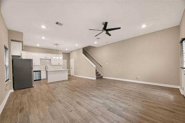 8725 Compton Street, Houston, TX 77016