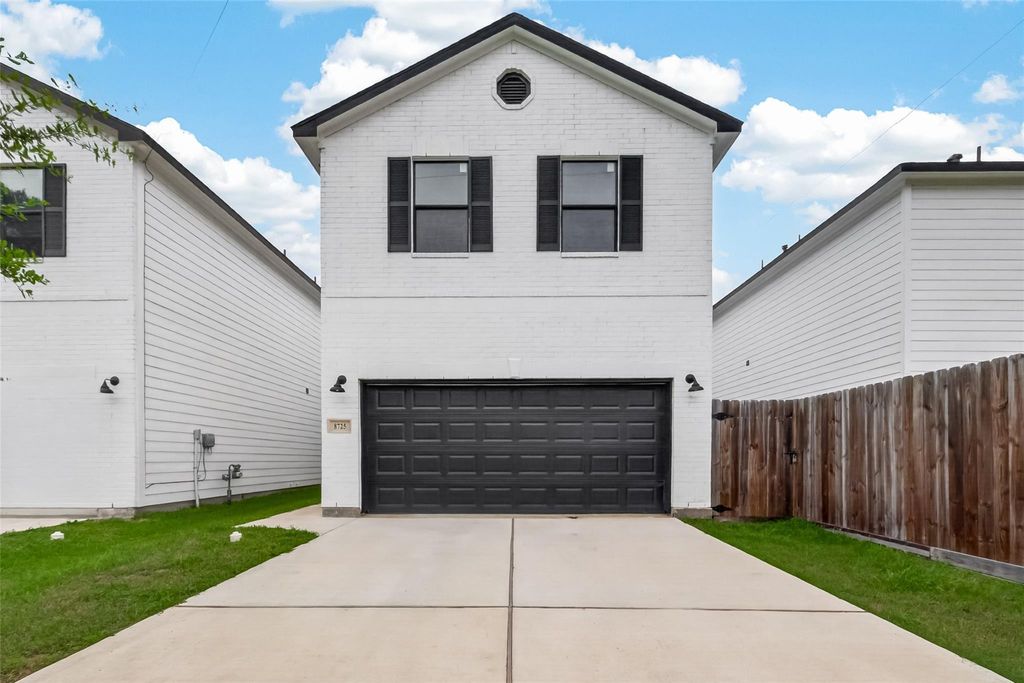 8725 Compton Street, Houston, TX 77016