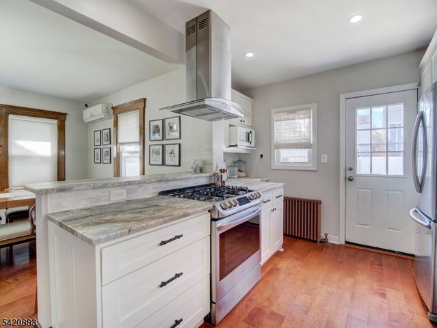 210 Pershing Ave, Roselle Park Boro, NJ 07204