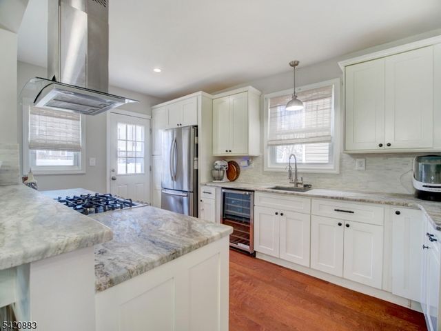 210 Pershing Ave, Roselle Park Boro, NJ 07204