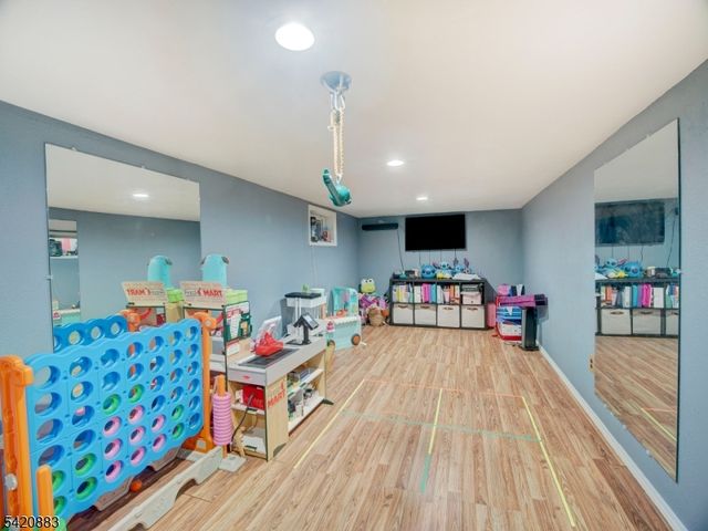 210 Pershing Ave, Roselle Park Boro, NJ 07204
